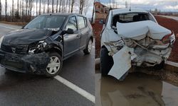 Afyon'da trafik kazası, sürücü yaralandı