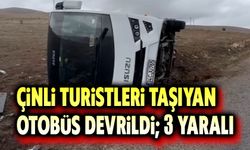 Çinli turistleri taşıyan otobüs devrildi; 3 yaralı