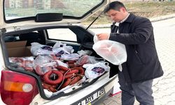 Muhtar vesile oldu: Vatandaşa sucuk ve kıyma dağıtıldı
