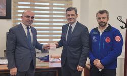 Müftü İmamoğlu kurban vekaleti tesliminde bulundu