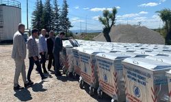 Sandıklı’da köylere çöp konteyneri dağıtımı