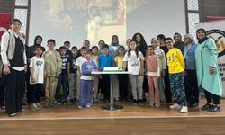 Afyon'da Çölyak hastaları birinci yılın anısına pasta kesti