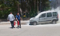 Yanan aracı polis söndürdü