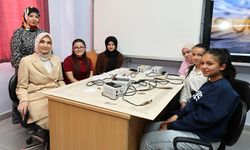 Vali Yiğitbaşı, Kodlama ve Sanat Atölyesi’ni ziyaret etti
