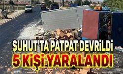 Şuhut'ta patpat devrildi, 5 kişi yaralandı