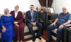 Bakan Yusuf Tekin ve Vali Yiğitbaşı'ndan şehit ailesine ziyaret