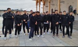 Afyonspor futbolcularından vefa