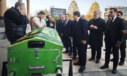 Bakan Tunç, Cuma sonrası cenaze namazlarına katıldı