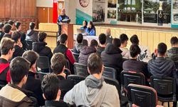 Lise öğrencilerine trafik ve internet eğitimi