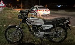 Afyon'da motosiklet devrildi, 2 yaralı