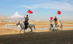 Dört Nal At Yarışları Cumhuriyet Koşusu yapıldı