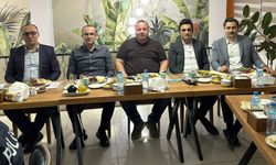 Komisere veda yemeği