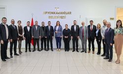 Burcu Köksal’dan CHP Merkez İlçe’ye “Hayırlı Olsun” kabulü