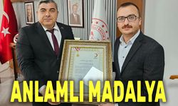 Kızılay'dan Miraç Sünnetci'ye anlamlı madalya