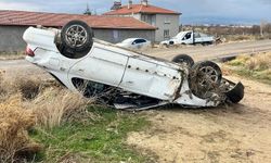 Şarampole devrilen otomobil sürücüsü yaralandı