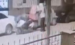 Kuryenin çantasındaki dürümü çalıp kaçtı!..