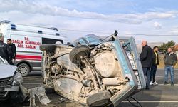 İki otomobil çarpıştı, 4 yaralı var