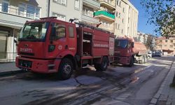 Sandıklı'da 5 katlı binada yangın