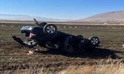 Şuhut haber: Otomobil şarampole devrildi