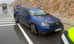 Hurdaya dönen araçtan yaralı kurtuldu