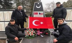 Afyonlu lise öğrencileri Prag Pardubice Türk şehitliğini ziyaret etti