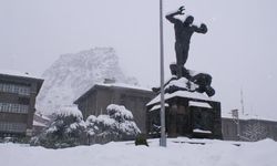 Afyon'da 2 ilçe ve 1 beldede eğitime kar engeli