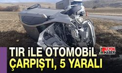 Tır ile otomobil çarpıştı, 5 kişi yaralandı