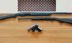 Afyon'da operasyonda 4 ruhsatsız silah ele geçirdi