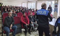 Afyon'da polisten lise öğrencilerine bilgilendirici eğitim