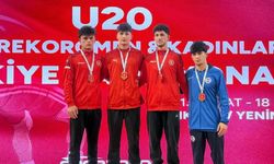 Afyonlu genç güreşçilerden 6 madalya