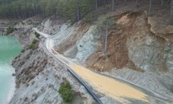 Baraj gölü çevresindeki heyelanın görüntüleri