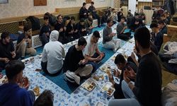 Emirdağ'da üniversiteli öğrencileri iftar programında buluştular