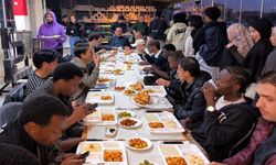 Misafir öğrencilere iftar sofrası