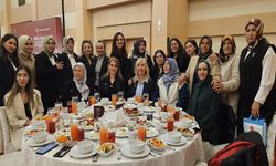 Türk Kadını toplumda öncü, devlette neferdir