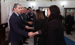 Vali Aktaş, mesai arkadaşları ile bayramlaştı