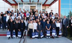 Minik ressamlardan hekimlere özel eserler