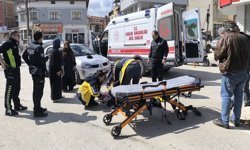 Afyon'da otomobilin çarptığı yaya yaralandı