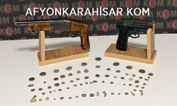 Afyon'da tarihi eser operasyonu, 24 sikke ele geçirildi