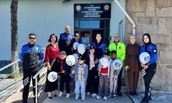 Polis amcalarından miniklere eğitim