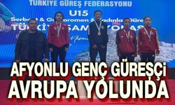Afyonlu genç güreşçi şampiyonluk kürsüsünde