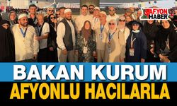 Bakan Murat Kurum, Afyonlu hacılarla bayramlaştı