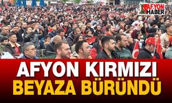 Afyonkarahisar Kırmızı-Beyaza Büründü