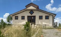 Afyon Kent Ormanı'nda Kültür Merkezine Saldırı