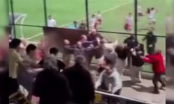Çocuklar maç yaptı, tribünde babalar kavga etti!..