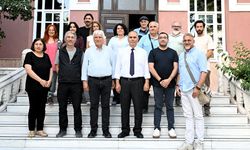 Lisansüstü mezunlar, karma sanat sergisi açtı