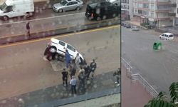 Başkentte Sağanak Alarmı! Yol Çöktü, Araç Çukura Düştü, İş Yerlerini Su Bastı