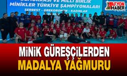 Afyonlu Minik Güreşçilerden Madalya Yağmuru