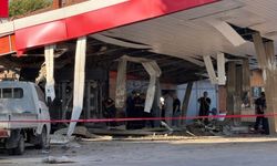 Kömür Yüklü Tır Benzin İstasyonuna Daldı! 2 Çocuk Babası Yaşamını Yitirdi