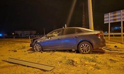 Kavşakta iki otomobil çarpıştı: 3 yaralı