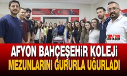 Afyon Bahçeşehir Koleji mezunlarını gururla uğurladı